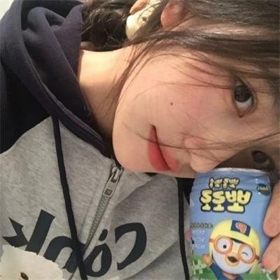 轻轻拂过 海报